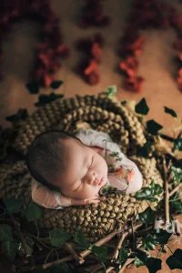 新生儿红屁股夜啼粟粒疹怎么办？