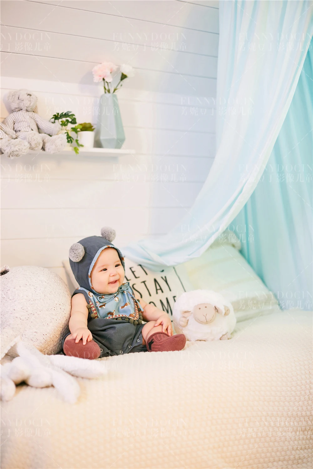 芳妮豆丁儿童摄影 百天照 | 吃手手是我的招牌动作!※