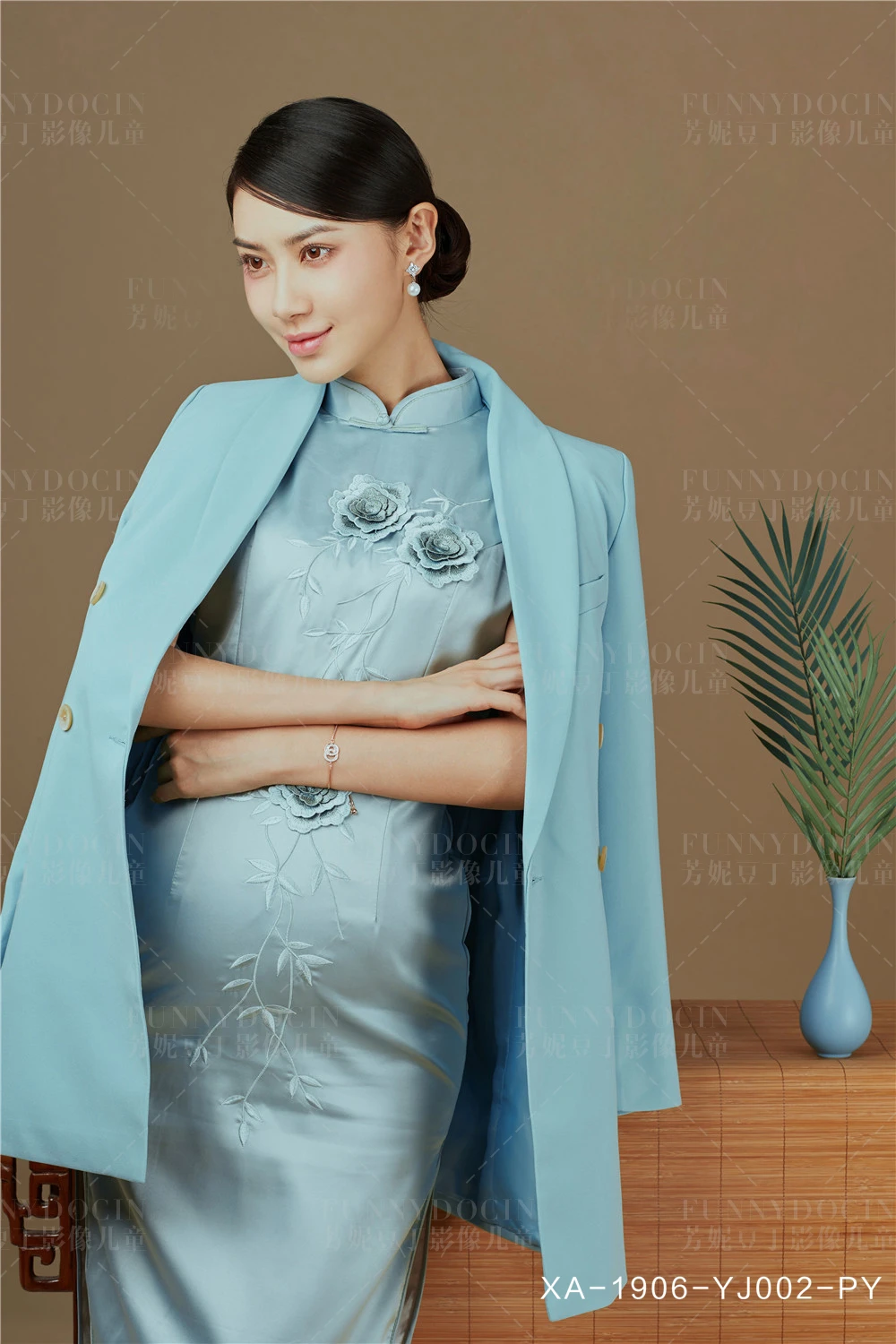 芳妮豆丁儿童摄影 纤手团扇