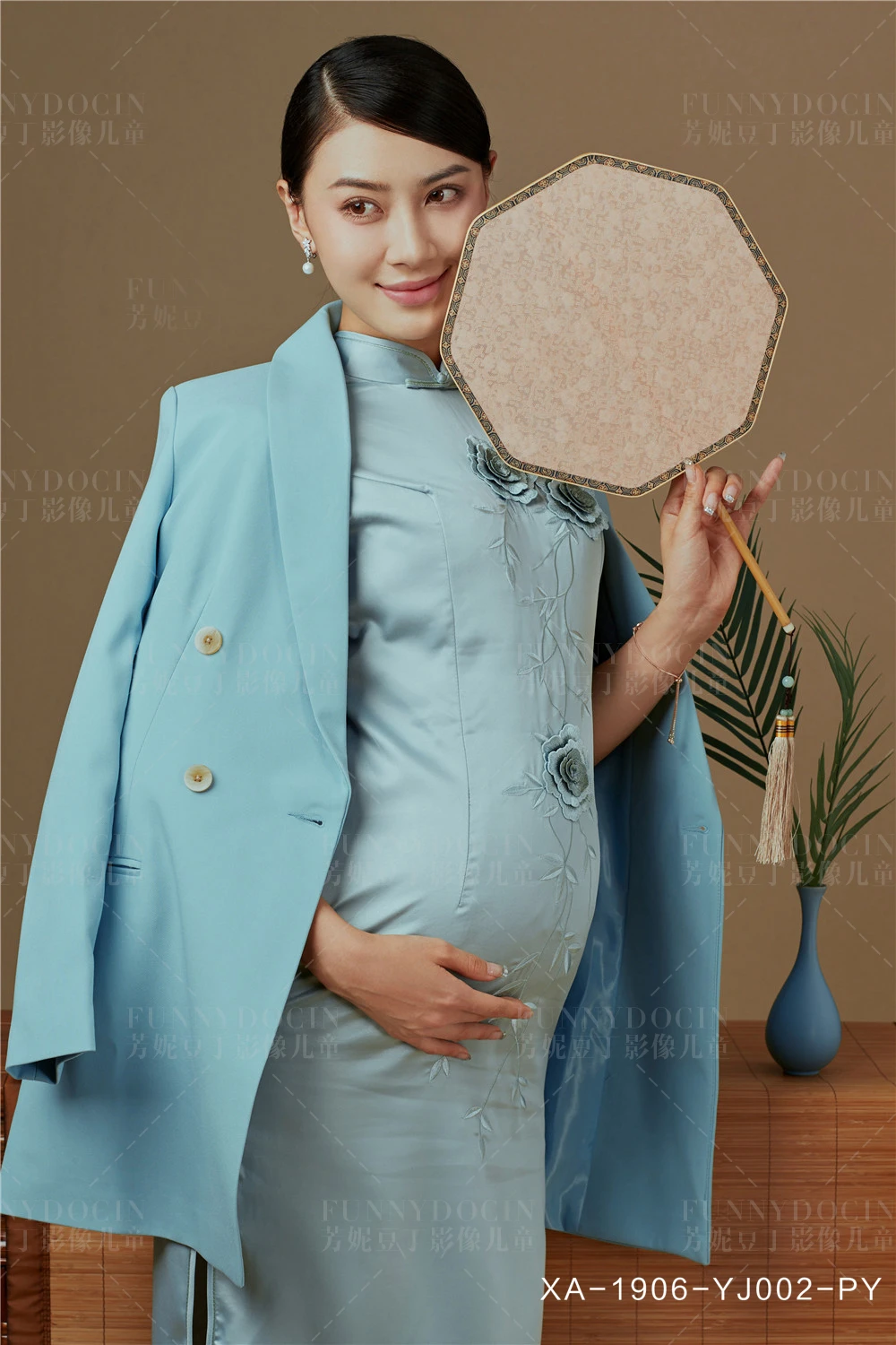 芳妮豆丁儿童摄影 纤手团扇