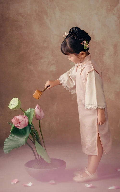 芳妮豆丁儿童摄影 稚童戏荷