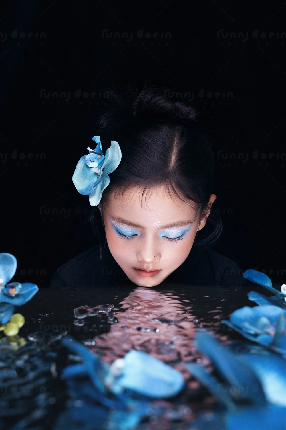 芳妮豆丁儿童摄影 蓝水镜花