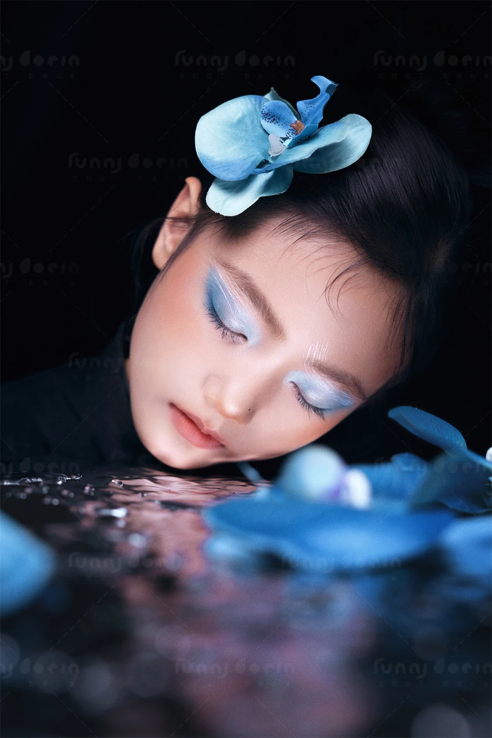 芳妮豆丁儿童摄影 蓝水镜花