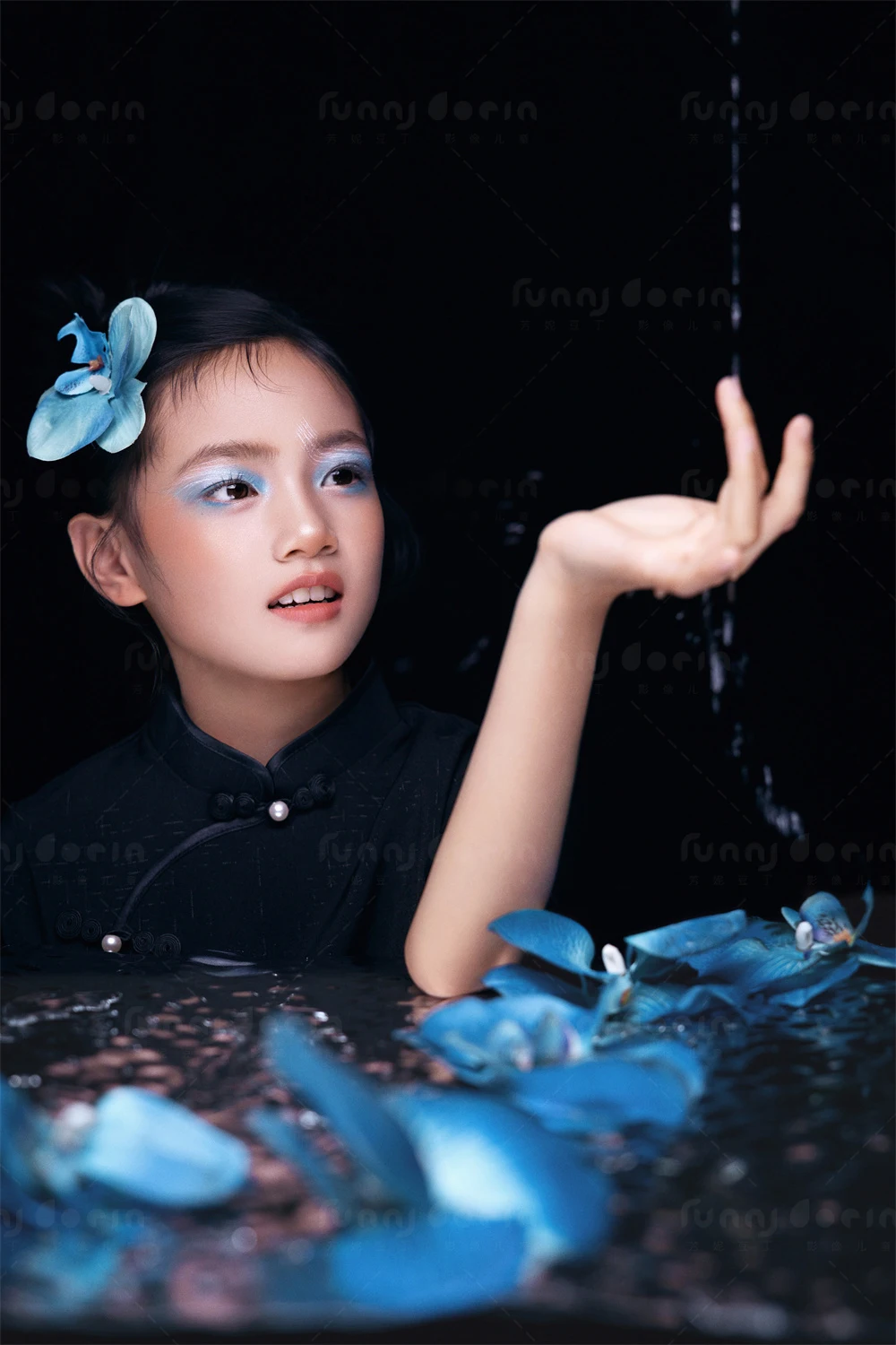 芳妮豆丁儿童摄影 蓝水镜花